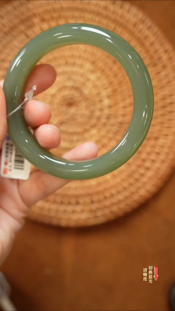 【闪购商品】和田玉手镯未镶嵌0207-010（55圈口）微瑕