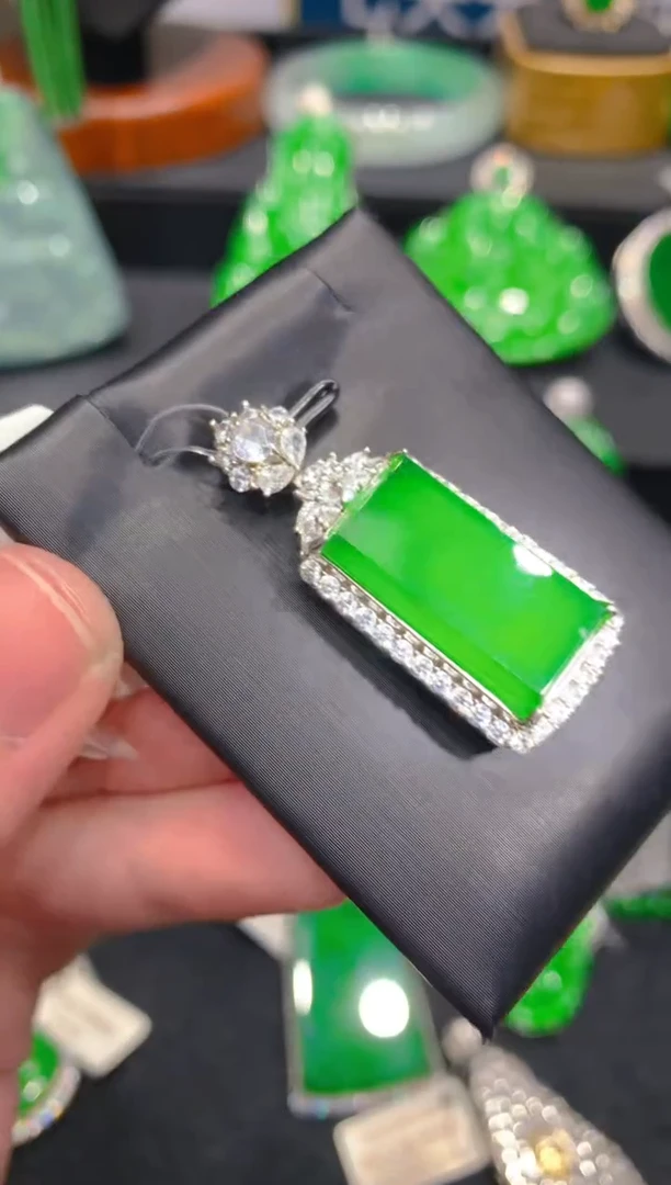 【闪购商品】翡翠颈饰银S925镶嵌一季