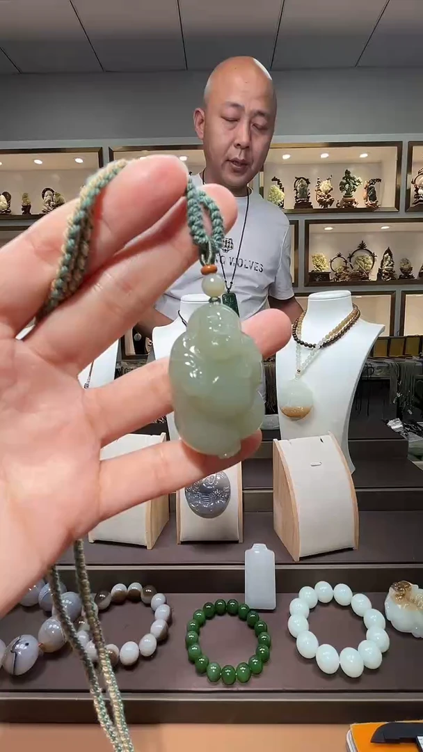 和田玉未镶嵌颈饰苏