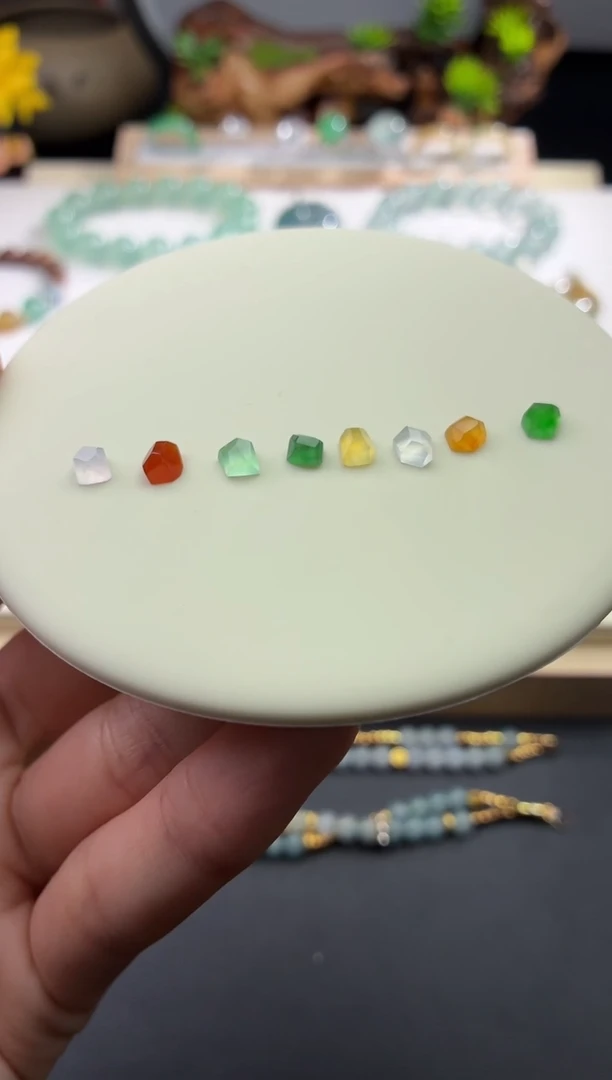 翡翠未镶嵌颈饰多彩潘多拉