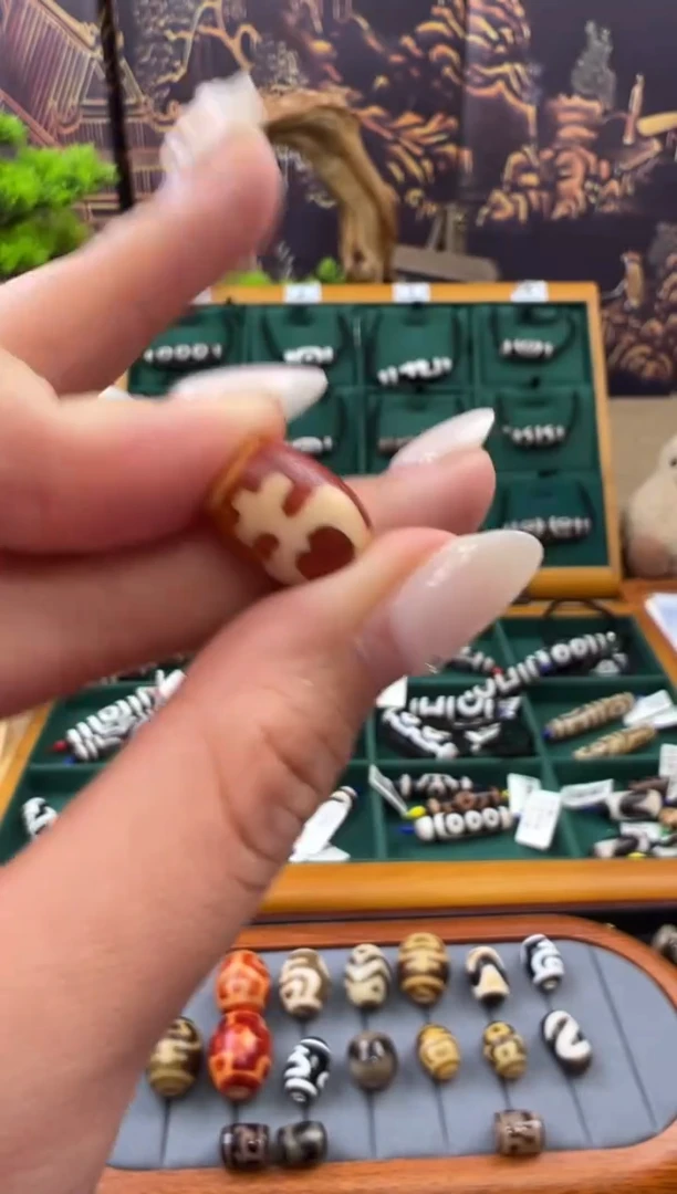 玛瑙/玉髓吊坠(不含链)未镶嵌21.（微瑕随机发货）