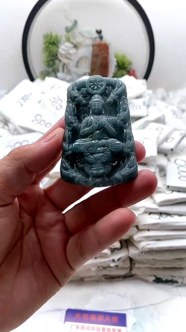 颈饰未镶嵌翡翠大势至