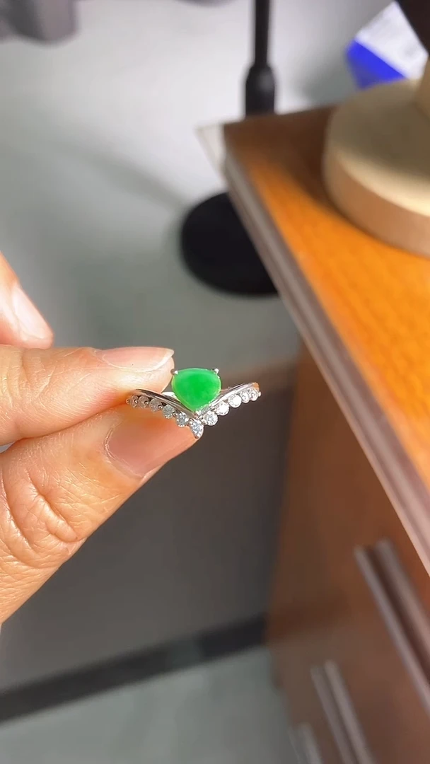 【闪购商品】翡翠戒指银S925镶嵌翡翠心形戒指