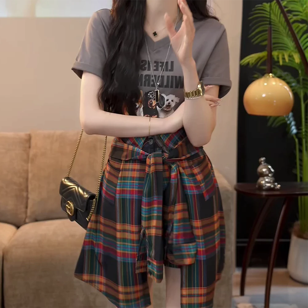 【角落的猫】复古短袖T恤上衣+格子半身裙两件套