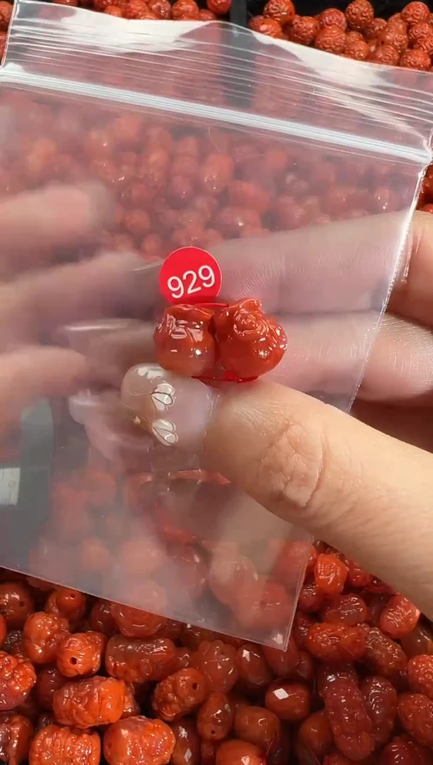 颈饰未镶嵌南红玛瑙1