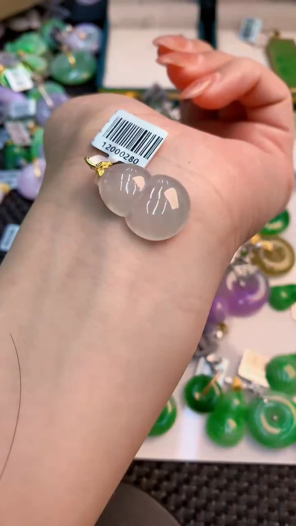 翡翠18K金镶嵌颈饰           1