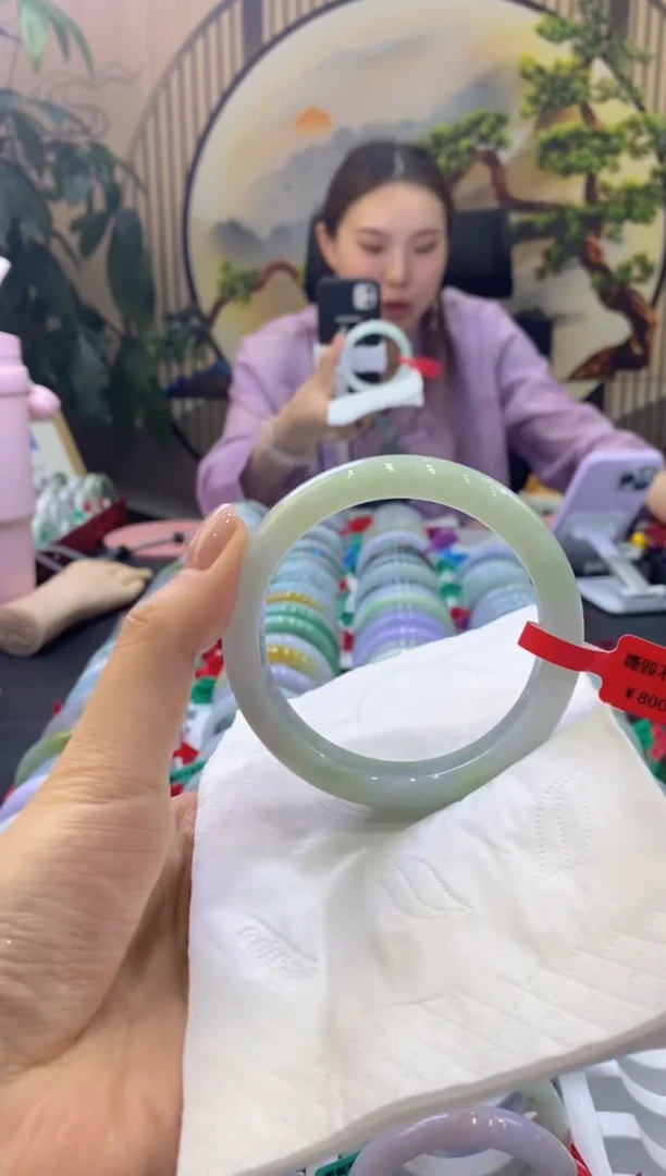 翡翠手镯未镶嵌多人01554