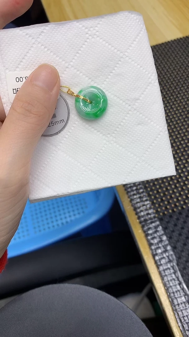 颈饰18K金镶嵌翡翠11111111 111