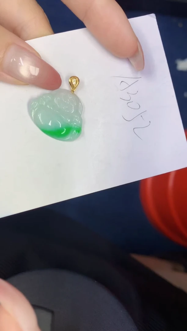 翡翠未镶嵌颈饰缅甸天然翡翠A货