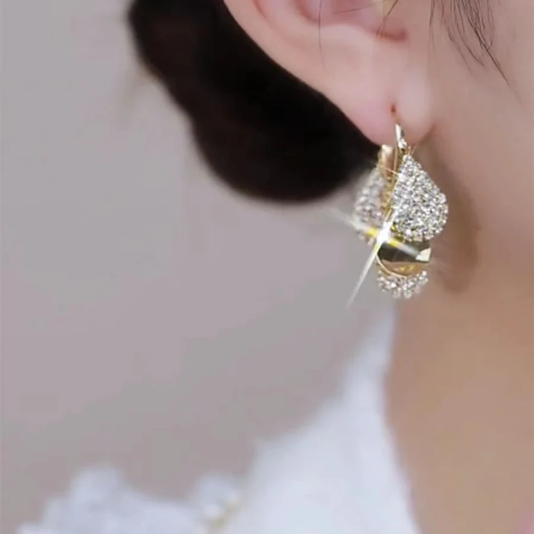 铜合金耳饰 气质百搭镶锆水滴耳环女轻奢时尚高级感爱心耳扣B307