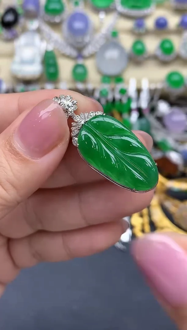 翡翠18K金镶嵌颈饰481-中国好珍宝