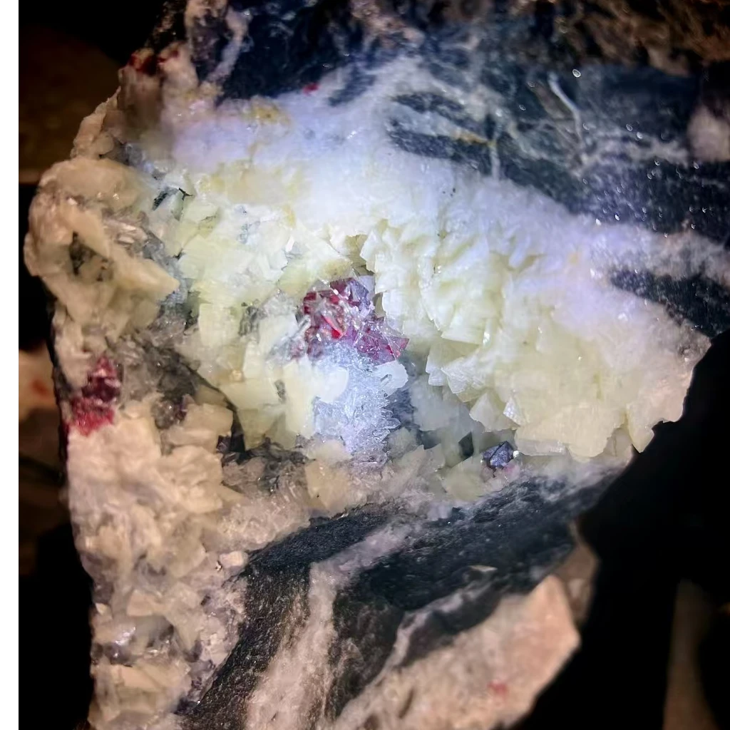 天然辰砂鹤顶绛珠—矿标摆件（直播间专用链接）