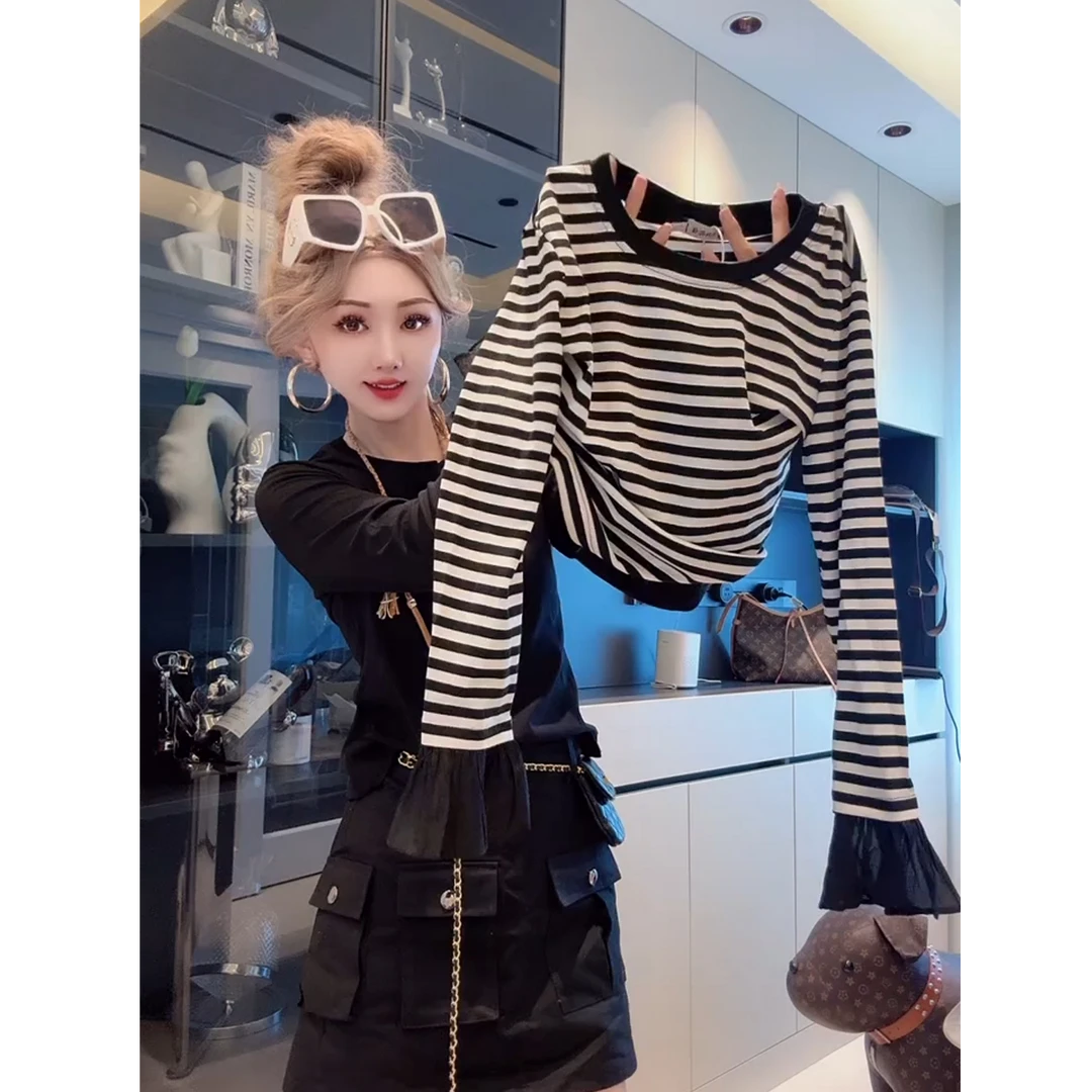 网纱拼接喇叭袖设计感长袖t恤女欧货秋冬款修身洋气显瘦打底上衣