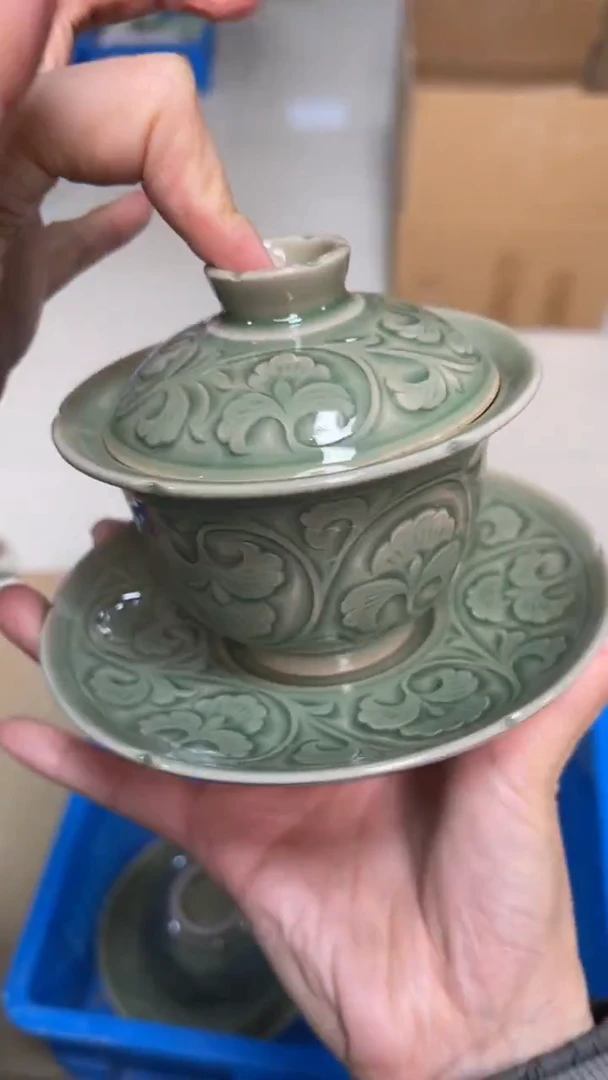 陶瓷纯手工秘色葵口牡丹纹三才盖碗（一套）
