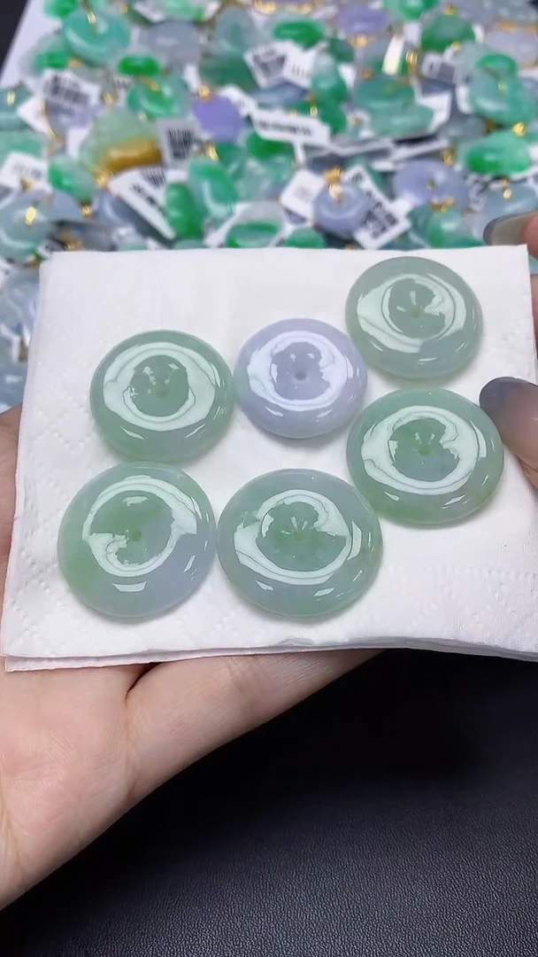 翡翠未镶嵌颈饰天然缅甸a货翡翠随机发一