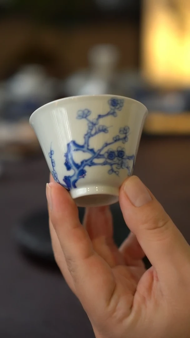 景德镇全手工手绘青花梅花铃铛杯