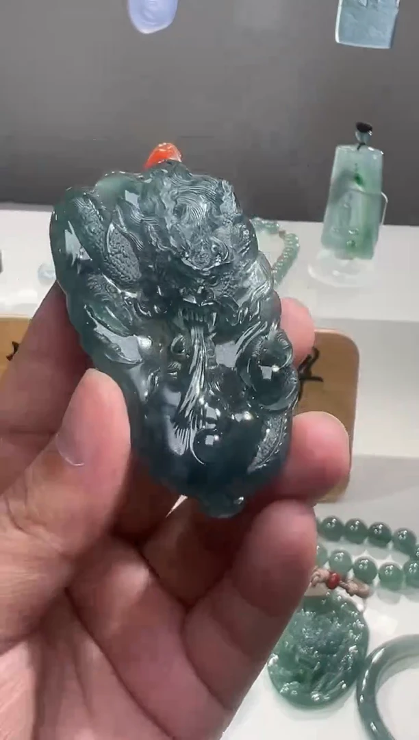 吊坠(不含链)未镶嵌翡翠龙牌