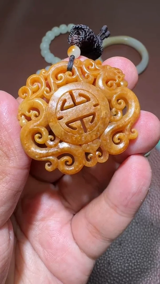 未镶嵌和田玉挂件和田玉