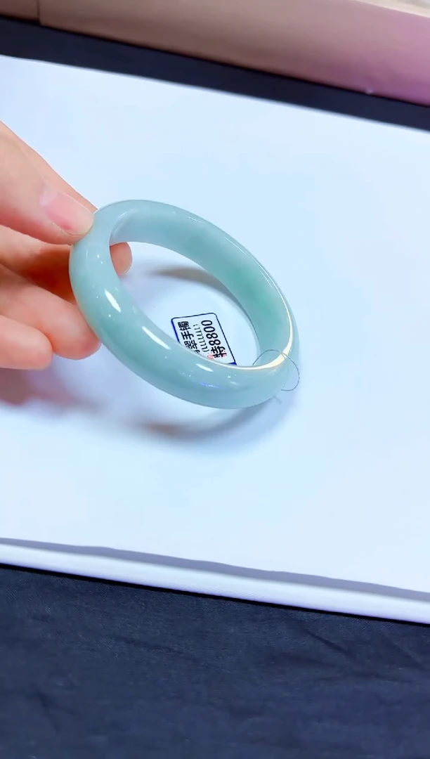 颈饰未镶嵌翡翠手镯56