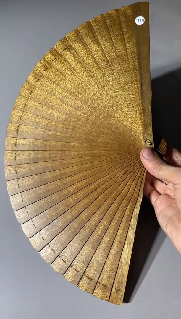【闪购商品】金丝楠木雕411号21cm金丝楠木小叶桢楠扇子