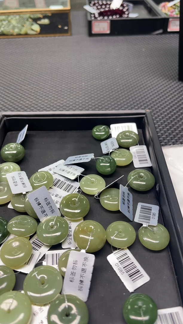 【闪购商品】和田玉挂件未镶嵌多样性发1件