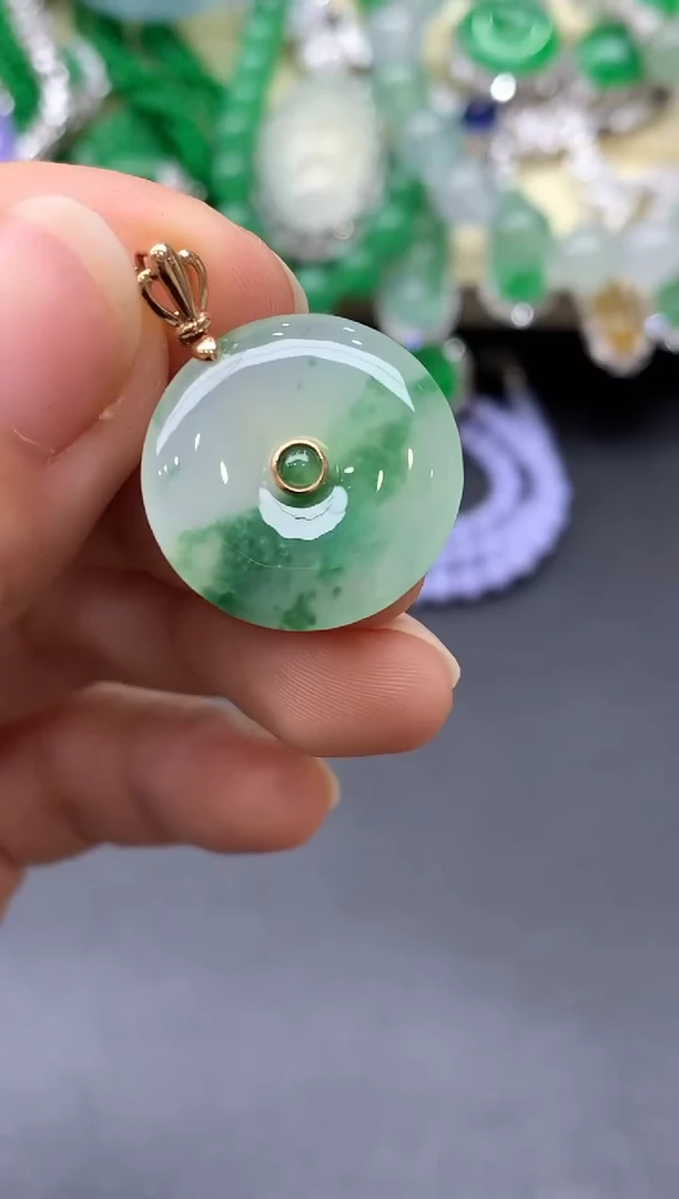 颈饰18K金镶嵌翡翠223-中国好珍宝