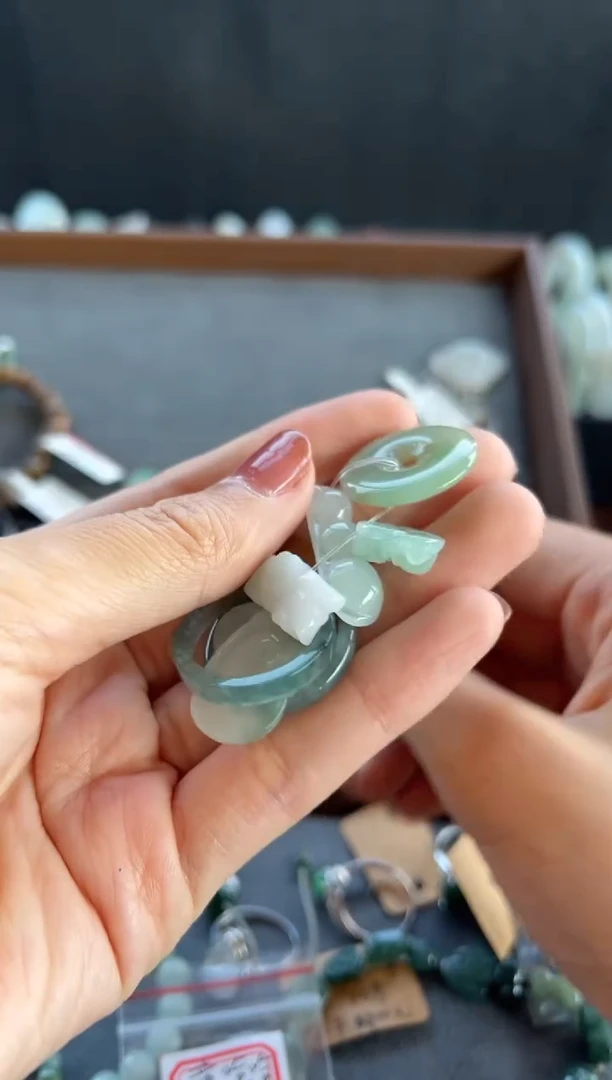 【闪购商品】翡翠吊坠(不含链)未镶嵌46号-53号