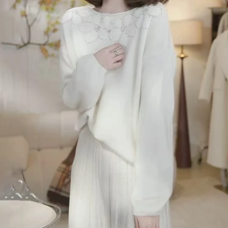 【白色茉莉】欧洲气质甜美圆领羊毛针织衫重工亮片花朵软糯套头毛衣