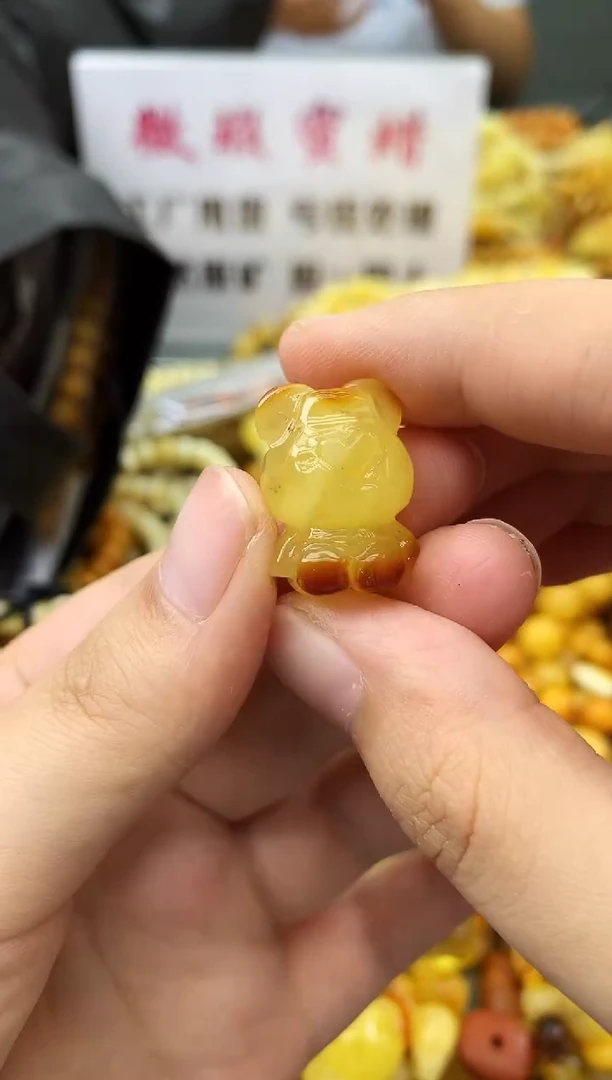 未镶嵌琥珀珠宝奇石24