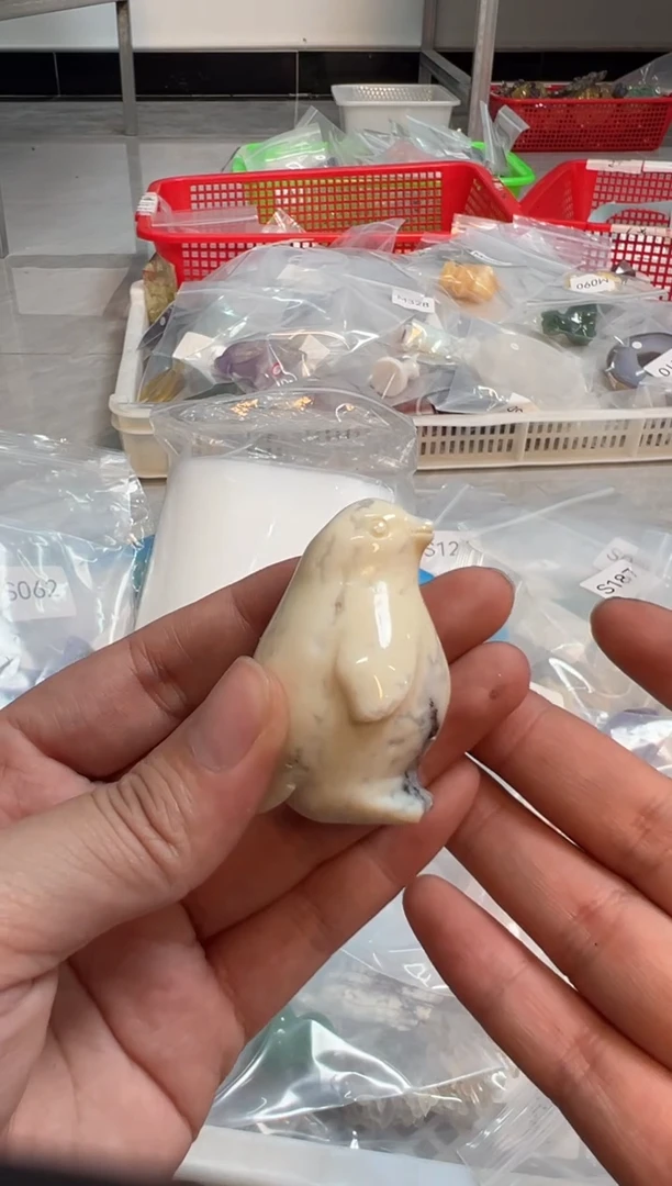 未镶嵌玛瑙/玉髓珠宝奇石M346 约5.0cm