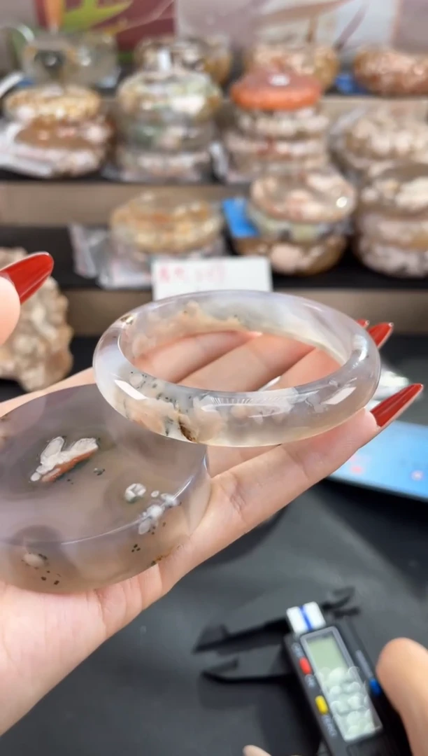 未镶嵌手镯石英质玉57