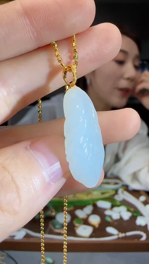 和田玉18K金镶嵌吊坠(不含链)1