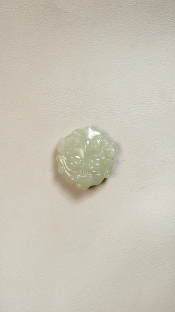 未镶嵌和田玉挂件守护