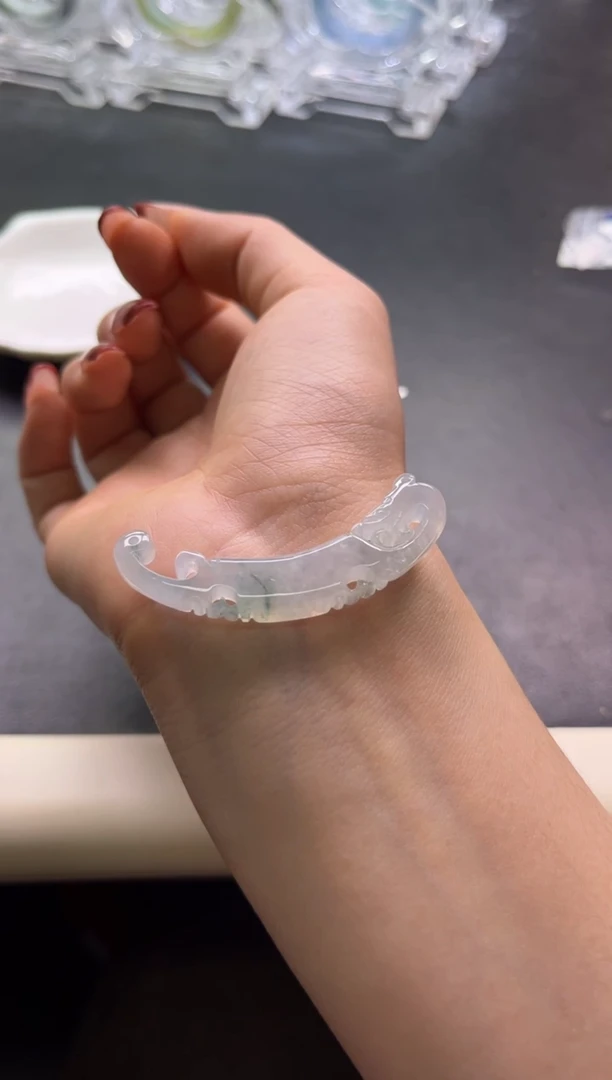 未镶嵌挂件翡翠玉璜-编绳