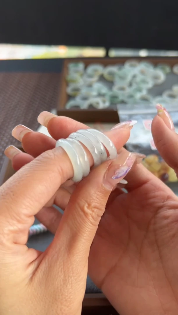 【闪购商品】翡翠吊坠(不含链)未镶嵌812买断11号戒圈多样性发一