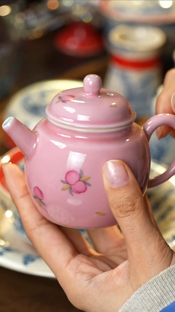 景德镇高温纯手工手绘粉色粉彩寿桃茶壶