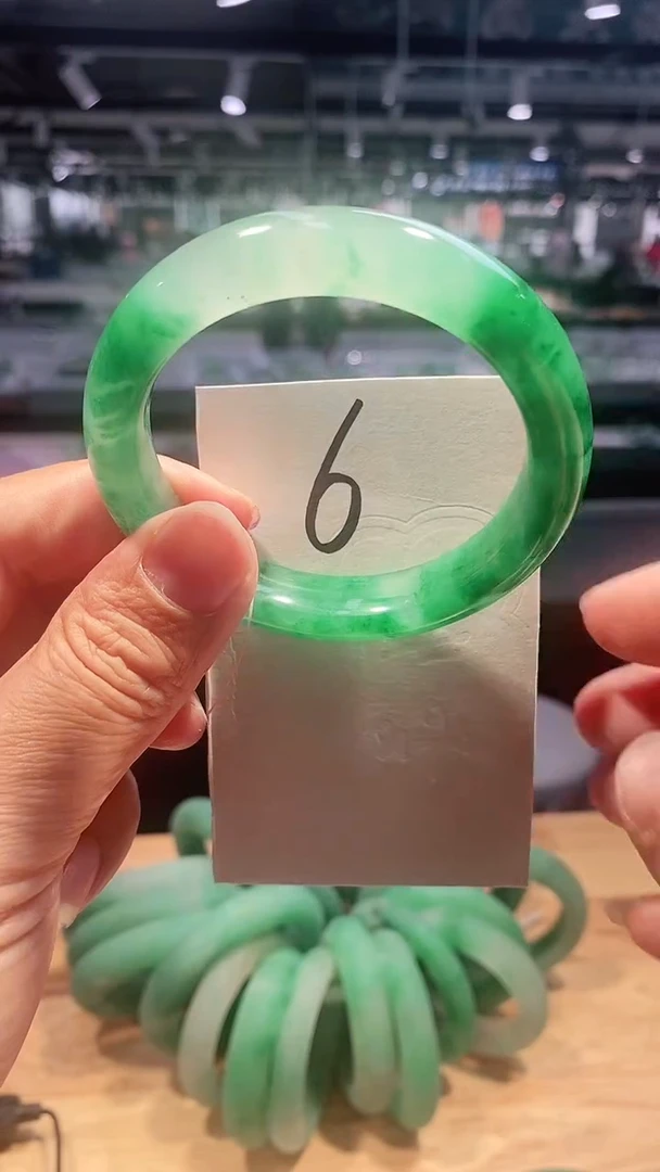 石英质玉手镯未镶嵌56+