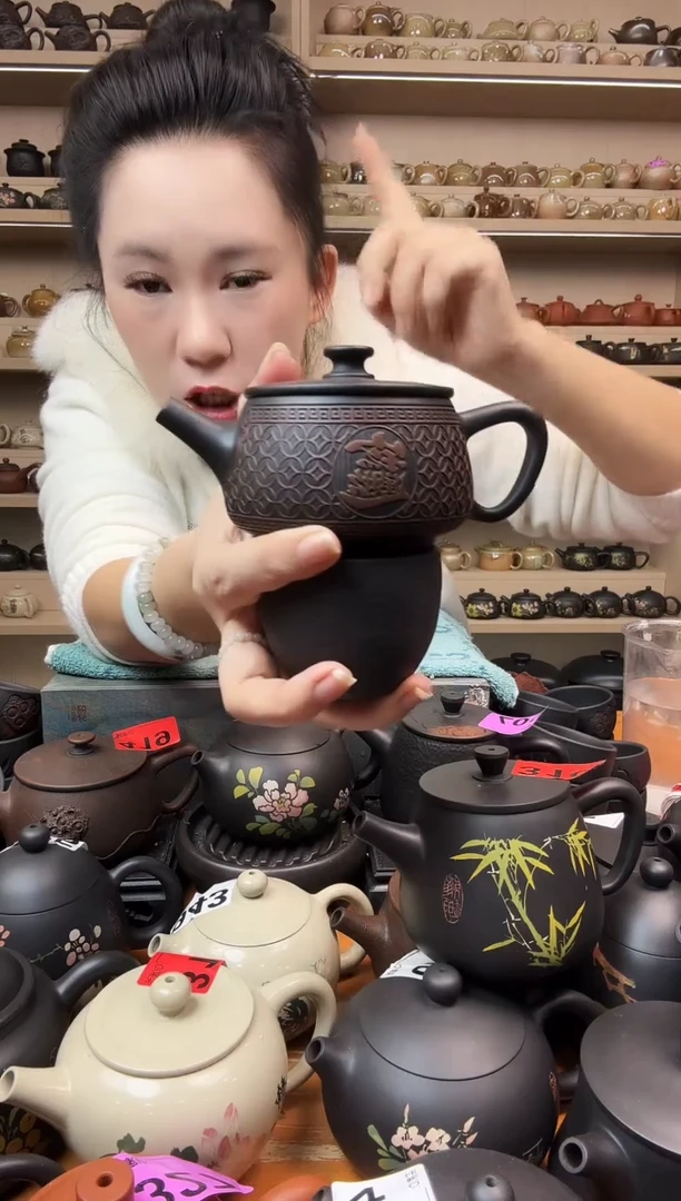 壶满雕铜钱汉瓦+1锤纹杯