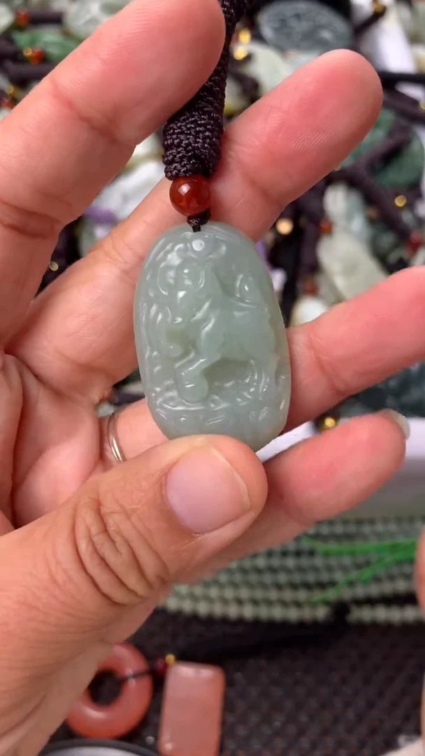 【闪购商品】和田玉颈饰未镶嵌多样性发货没有证书拍一发一有瑕