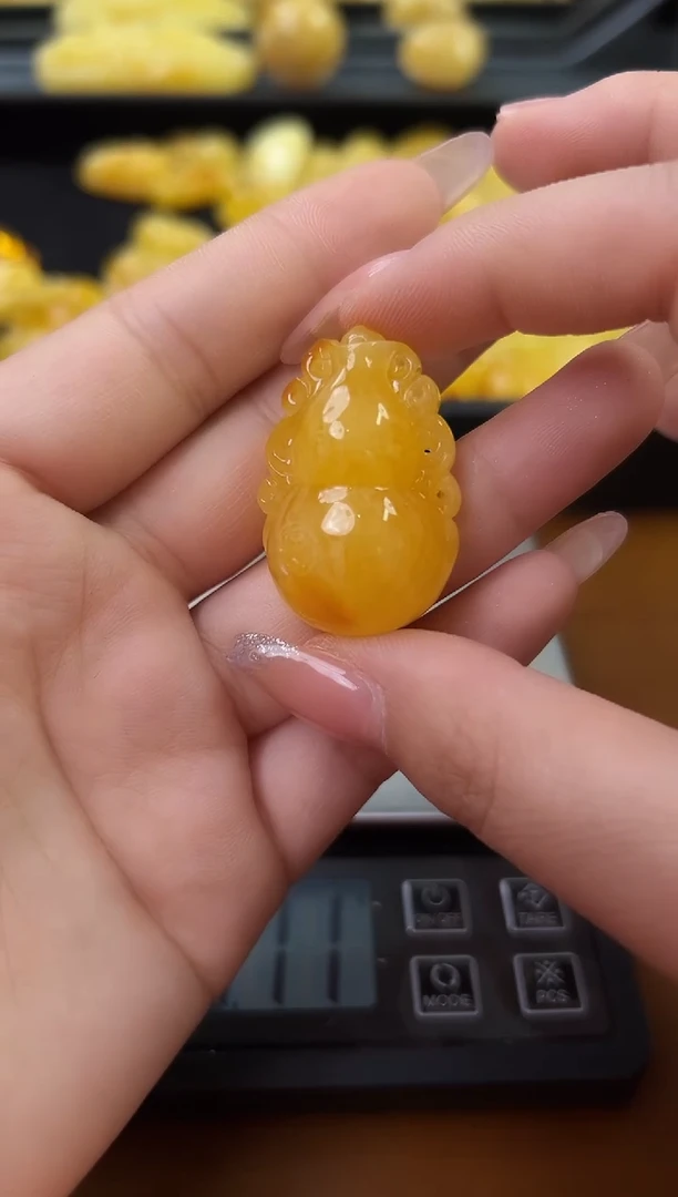 未镶嵌蜜蜡裸石琥珀蜜蜡吊坠