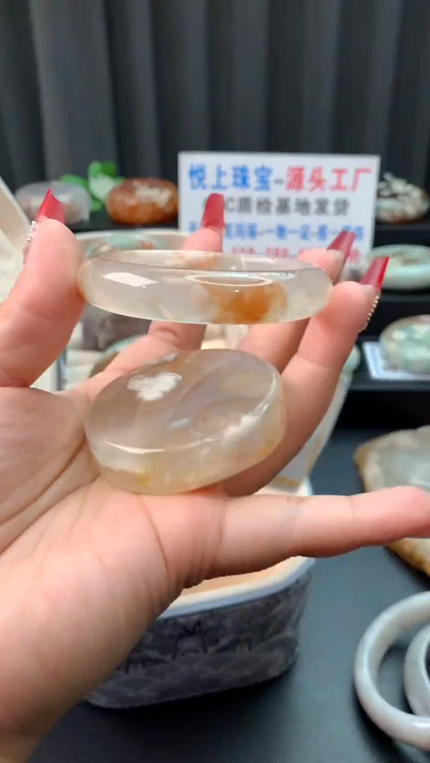 未镶嵌手镯石英质玉（53圈口）赠送镯心