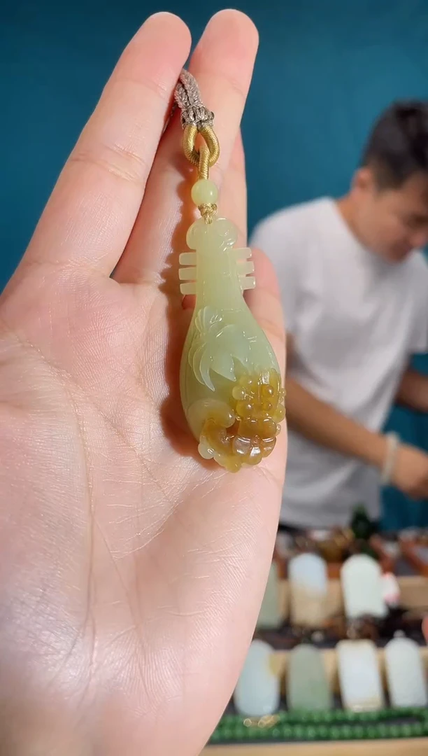 颈饰未镶嵌和田玉1