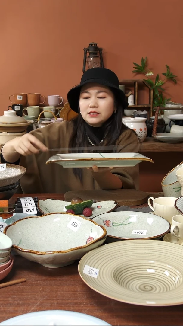 陶瓷A624陶瓷荷花长方形盘33*22*3可能微瑕