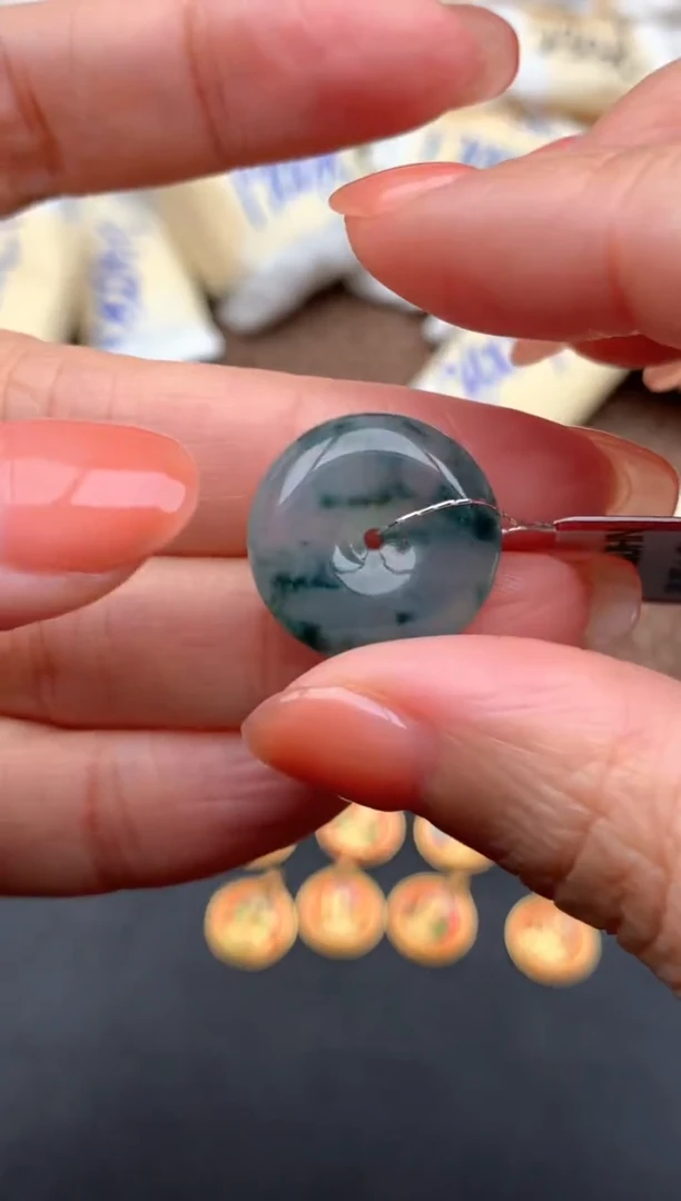 未镶嵌挂件翡翠1