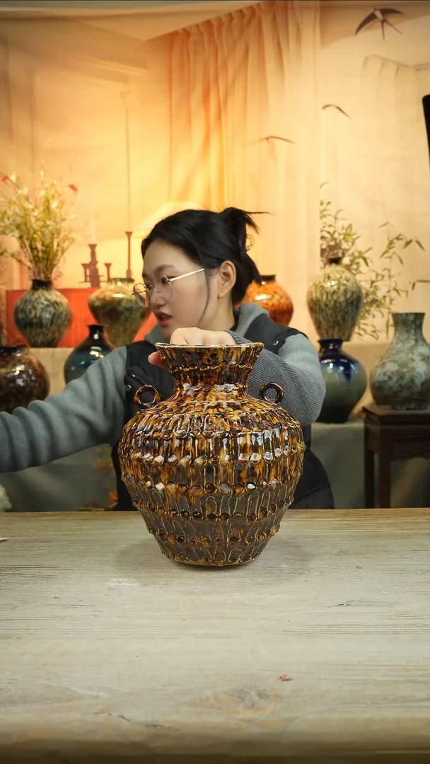 高度27 口经12 花瓶