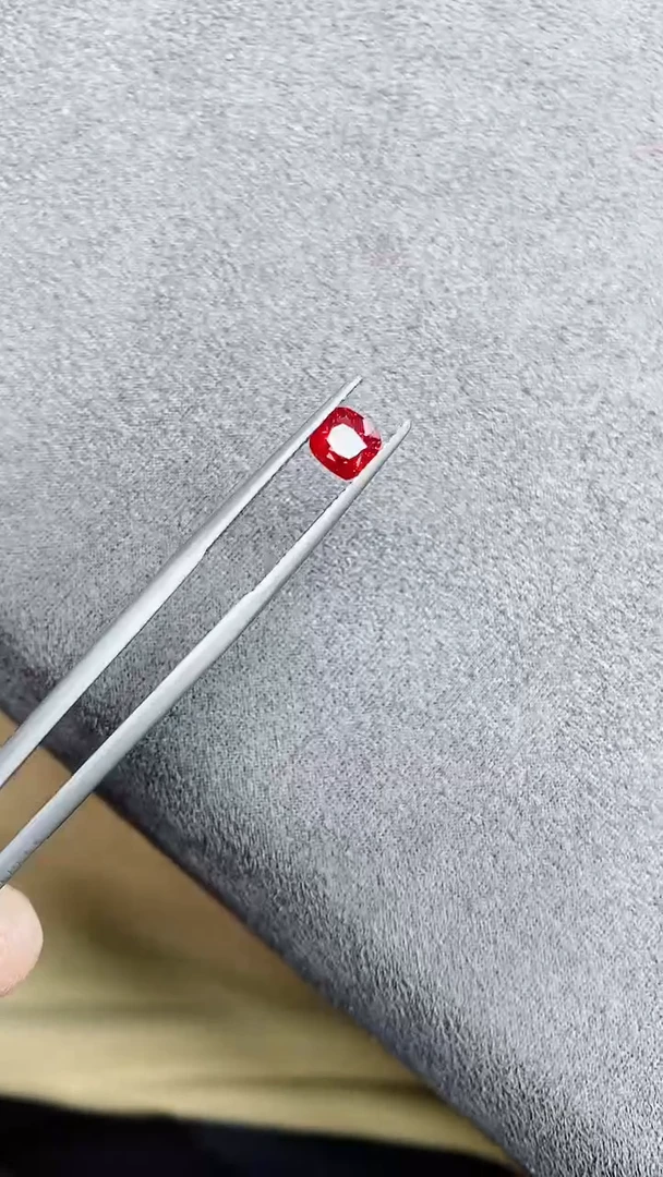 裸石尖晶石1.03ct绝地武士抹谷