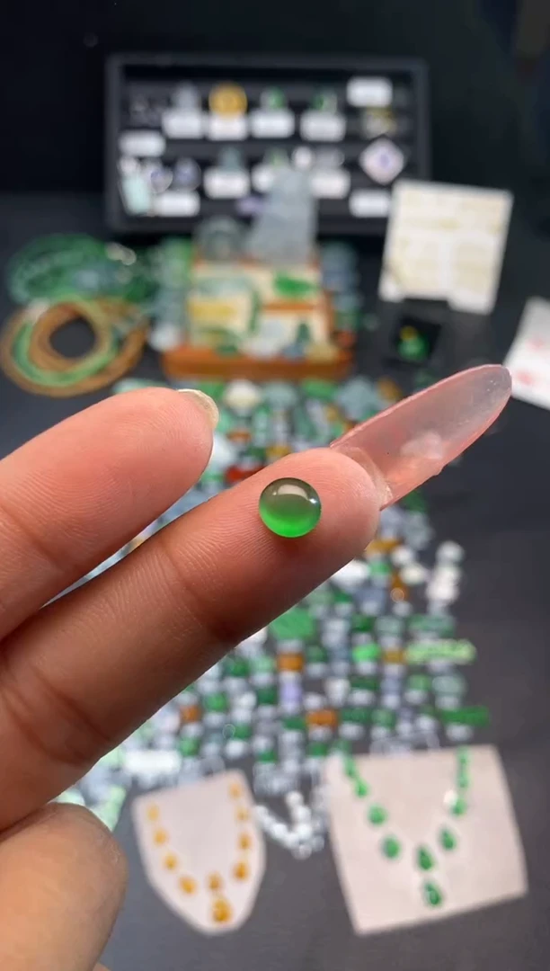 【闪购商品】翡翠挂件未镶嵌蛋面