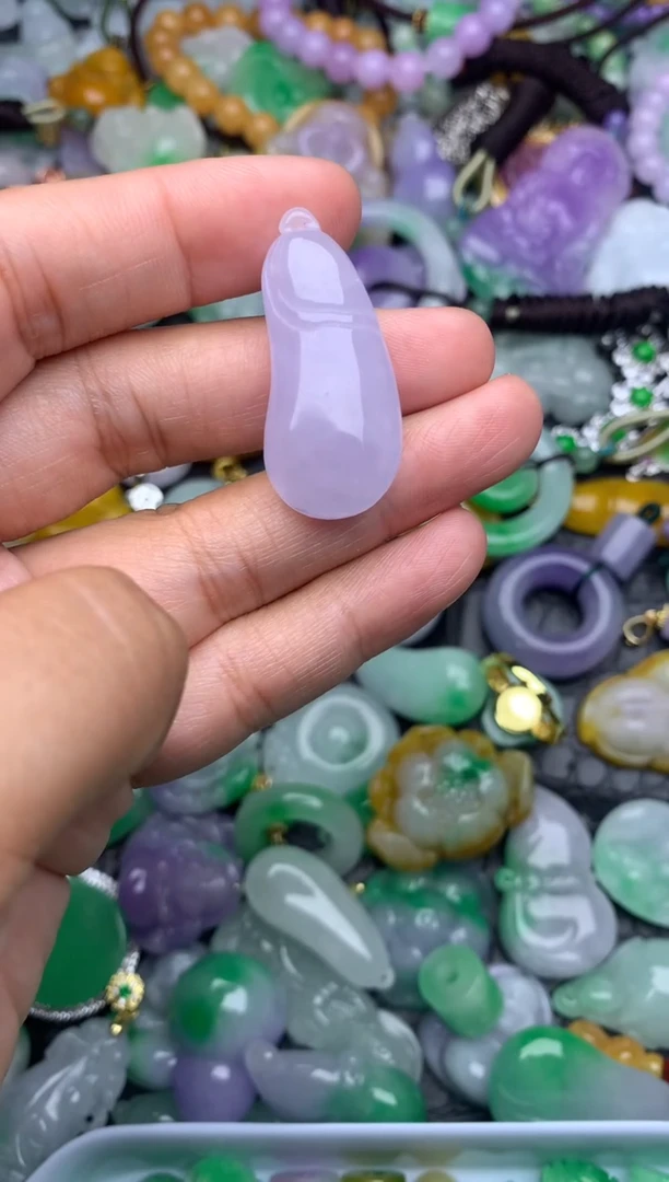 颈饰未镶嵌翡翠缅甸翡翠吊坠