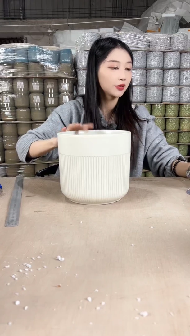 【闪购商品】陶瓷半条纹米黄大号21x20