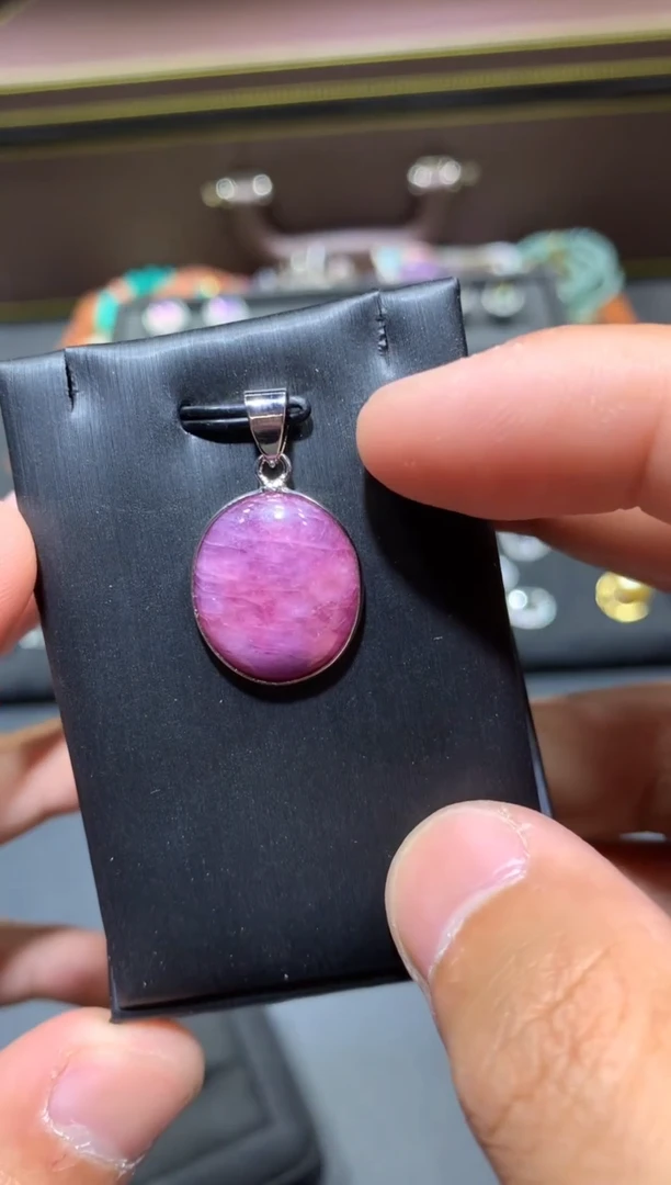 未镶嵌颈饰红宝石N125